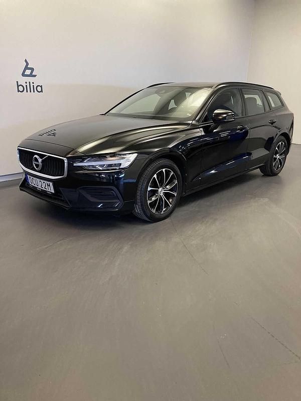 Svart Begagnad 2019 Volvo V60 Momentum Kombi | 239 500 kr (Lite dyr) - Bild 1/3