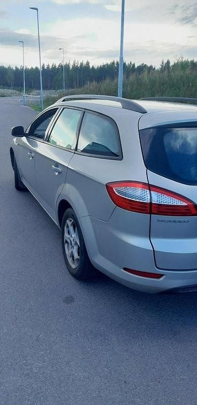 Grå Begagnad 2010 Ford Mondeo Trend Kombi | 38 000 kr (Lite dyr) - Bild 1/4