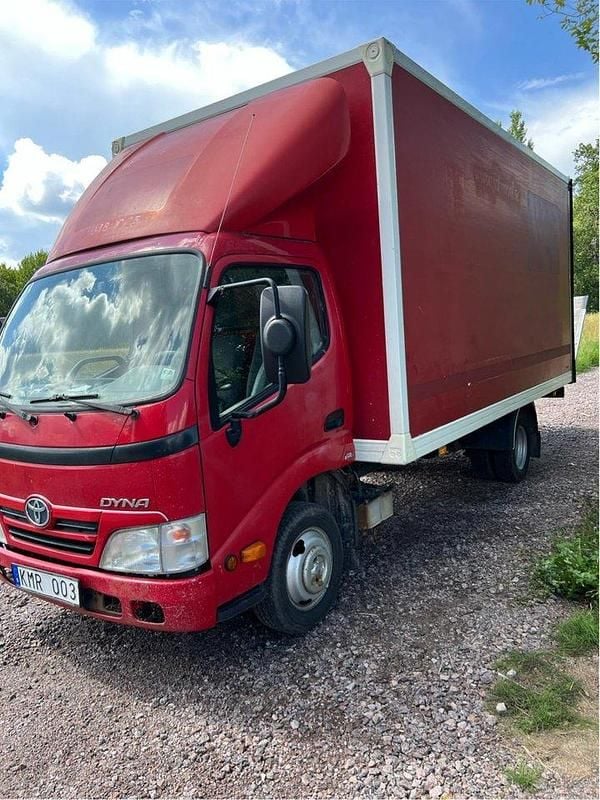 Röd Begagnad 2009 Toyota Dyna Pickup | 78 000 kr - Bild 1/4