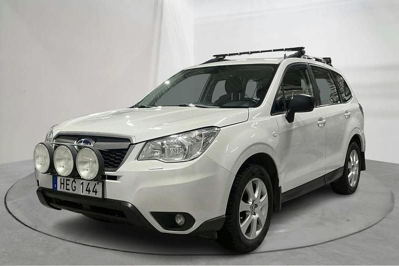 Vit Begagnad 2015 Subaru Forester SUV | 80 000 kr (Superpris) - Bild 1/4