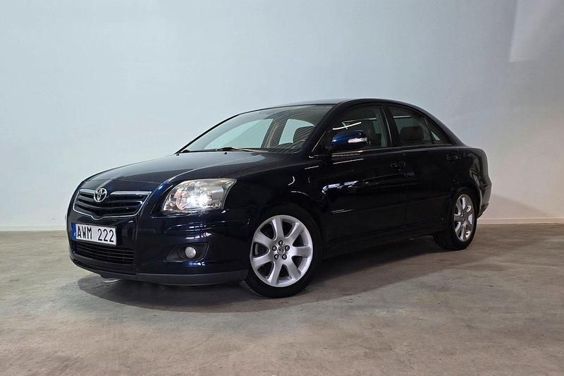 Mörkblå (blå) Begagnad 2006 Toyota Avensis Sedan | 74 900 kr (Dyr) - Bild 1/4