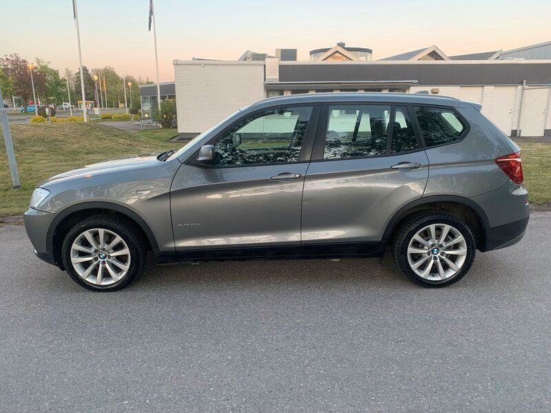 Grå Begagnad 2012 BMW X3 SUV | 109 900 kr (Dyr) - Bild 1/4