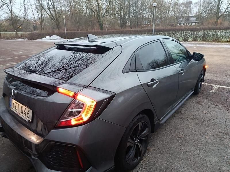 Begagnad 2017 Honda Civic | 195 000 kr (Marknadspris) - Bild 1/4