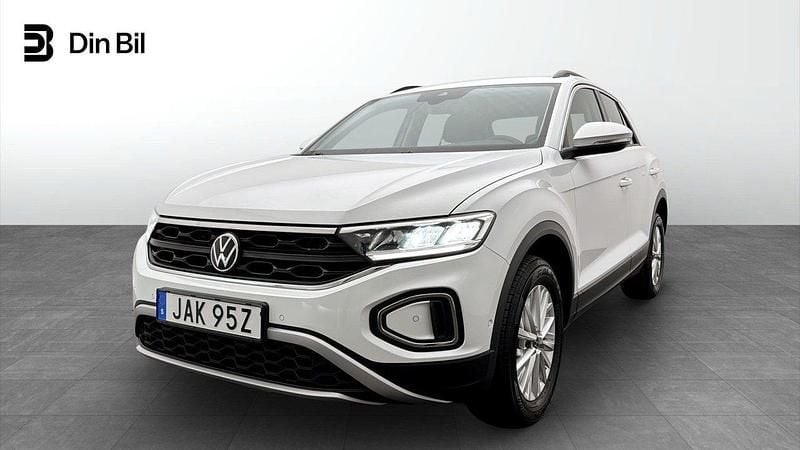 Vit Begagnad 2023 VW T-Roc Life SUV | 249 900 kr (Marknadspris) - Bild 1/4