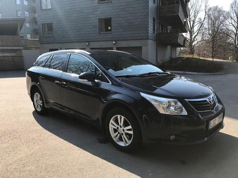 Begagnad Toyota Avensis Multidrive S 152 HK (111 kW) 2010 Kombi