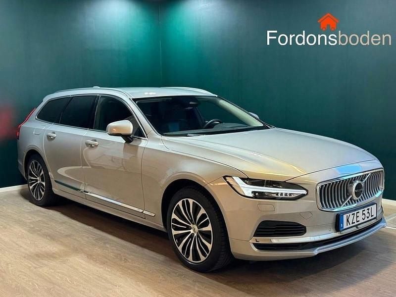 Silver Begagnad 2023 Volvo V90 Core Kombi | 399 800 kr (Marknadspris) - Bild 1/4