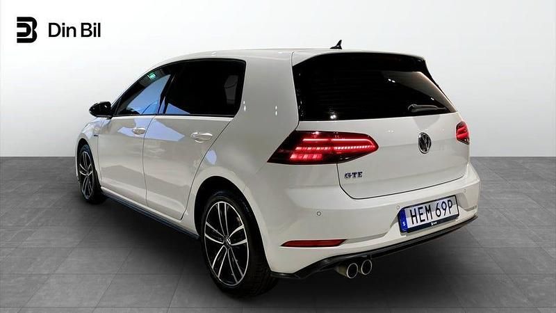 Begagnad VW Golf VII GTE 150 HK (110 kW) 2020 Pure white Kombi