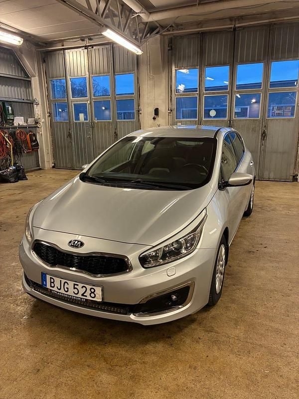 Begagnad Kia Ceed 136 HK (100 kW) 2016 Halvkombi