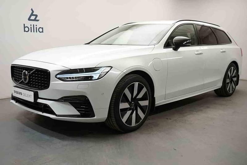 Vit Begagnad 2025 Volvo V90 Kombi | 479 900 kr (Marknadspris) - Bild 1/1