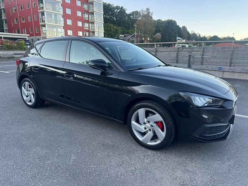 Begagnad 2020 Seat Leon Style Halvkombi | 159 000 kr (Bra pris) - Bild 1/4