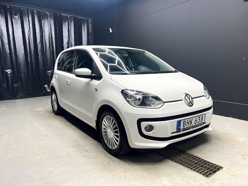 Vit Begagnad 2014 VW up! high up! Halvkombi | 49 900 kr (Bra pris) - Bild 1/4