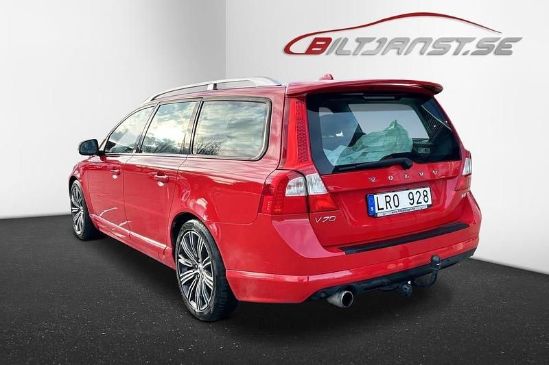 Begagnad Volvo V70 R-Design 182 HK (133 kW) 2011 Röd Kombi