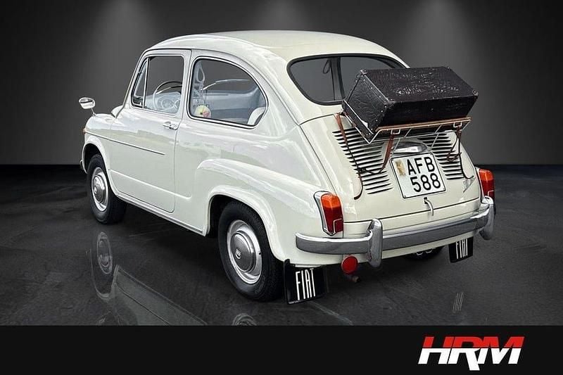Begagnad Fiat 600D 33 HK (24 kW) 1965 Lgul Sedan