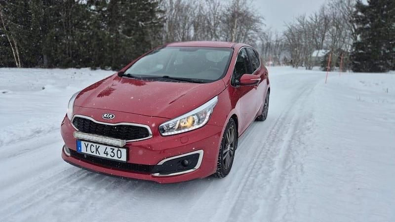 Begagnad 2016 Kia Ceed Halvkombi | 95 000 kr (Bra pris) - Bild 1/4
