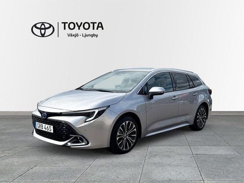 Silver Ny 2024 Toyota Corolla Style Kombi | 384 500 kr (Dyr) - Bild 1/4