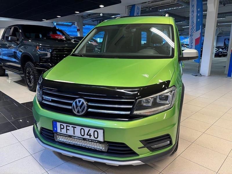 Begagnad VW Caddy 150 HK (110 kW) 2017 Grönmetallic Minibuss