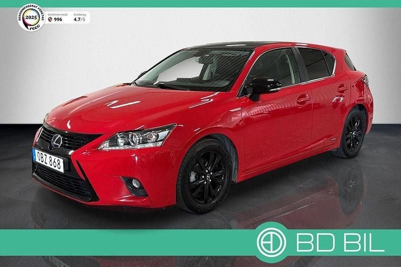 Röd (röd ) Begagnad 2016 Lexus CT200h Sport Line Halvkombi | 159 900 kr (Marknadspris) - Bild 1/3
