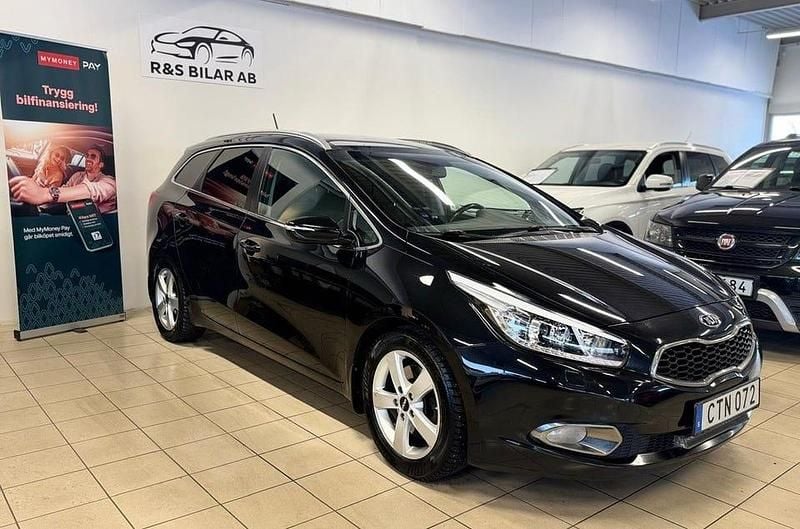 Svart Begagnad 2015 Kia Ceed Sportswagon Kombi | 104 900 kr (Marknadspris) - Bild 1/4