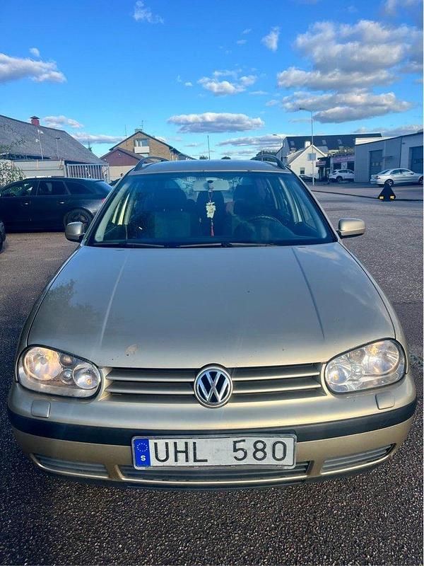 Brun Begagnad 2003 VW Golf IV Ocean Kombi | 12 500 kr - Bild 1/4