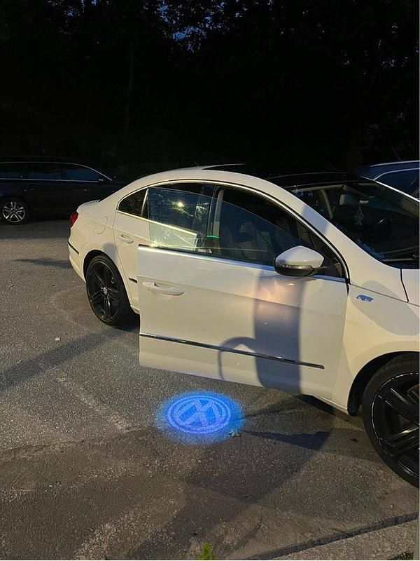 Vit Begagnad 2009 VW CC Sedan | 74 990 kr (Bra pris) - Bild 1/4