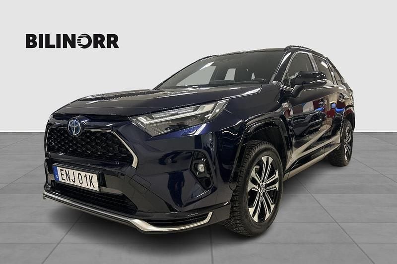 Blå Begagnad 2023 Toyota RAV4 Hybrid Style SUV | 449 900 kr (Lite dyr) - Bild 1/4