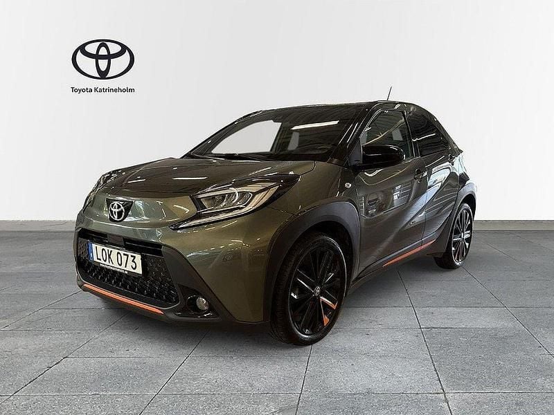 Grön Begagnad 2022 Toyota Aygo Halvkombi | 189 900 kr (Lite dyr) - Bild 1/3