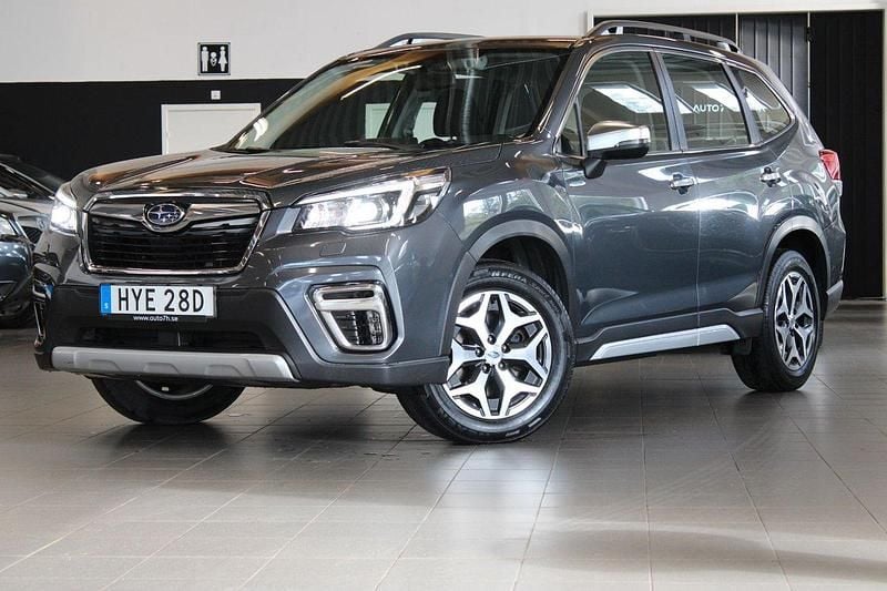 Grå Begagnad 2020 Subaru Forester SUV | 239 900 kr (Bra pris) - Bild 1/4