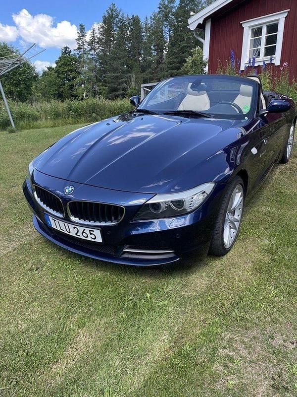 Blå Begagnad 2009 BMW Z4 Cab | 199 000 kr (Marknadspris) - Bild 1/4