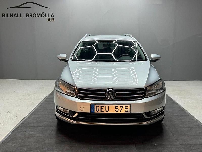 Silver Begagnad 2014 VW Passat Kombi | 84 900 kr (Marknadspris) - Bild 1/4