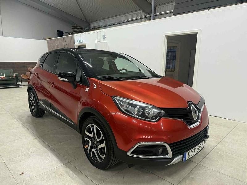 Flerfärgad Begagnad 2015 Renault Captur SUV | 69 500 kr (Marknadspris) - Bild 1/4