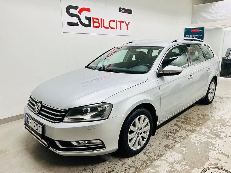 Silver Begagnad 2012 VW Passat Kombi | 64 900 kr (Marknadspris) - Bild 1/4