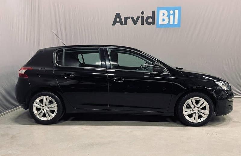 Begagnad Peugeot 308 Active 131 HK (96 kW) 2014 Svart Halvkombi