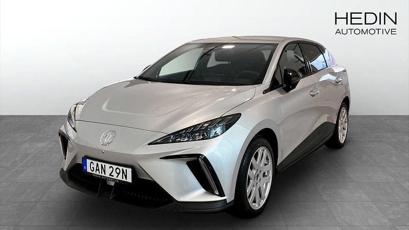 Grå (grey) Begagnad 2023 MG MG4 EV Luxury Halvkombi | 334 900 kr (Lite dyr) - Bild 1/4