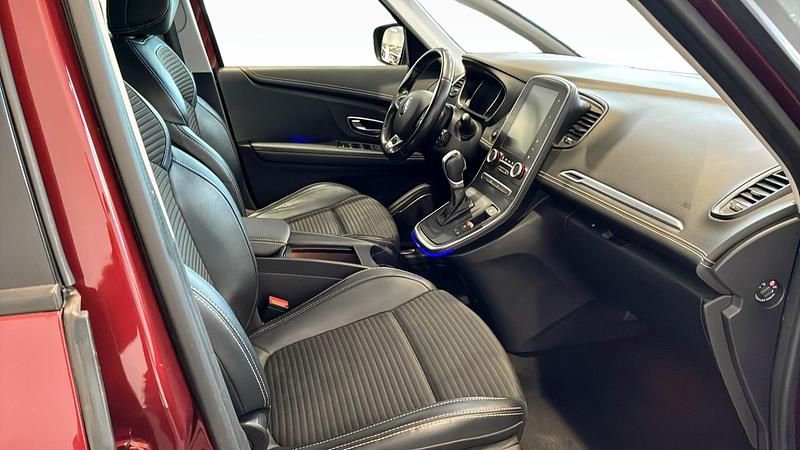 Begagnad Renault Grand Scénic 110 HK (80 kW) 2018 Röd Minibuss