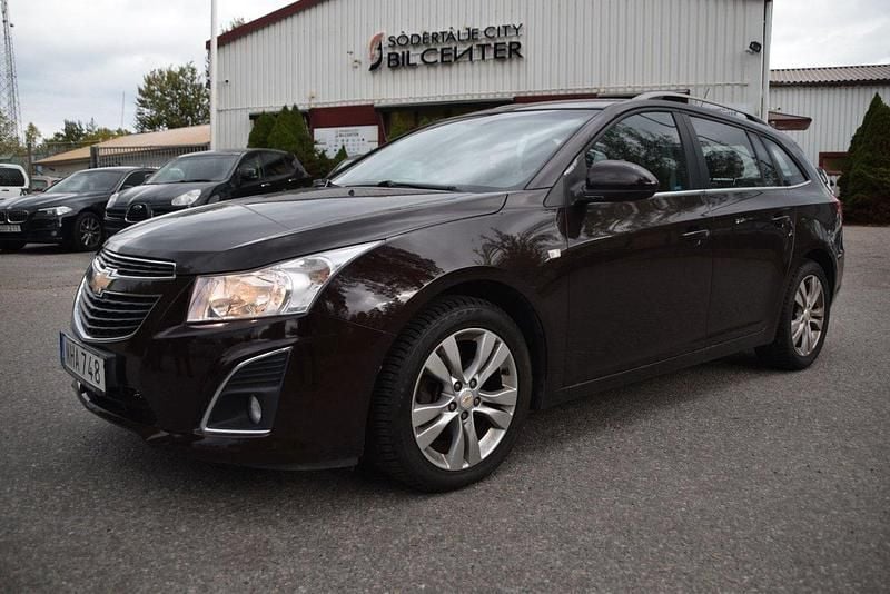 Brun Begagnad 2013 Chevrolet Cruze Kombi | 89 900 kr (Dyr) - Bild 1/4