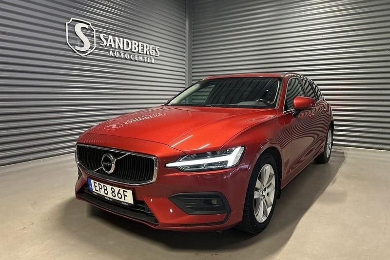 Röd Begagnad 2020 Volvo V60 Momentum Kombi | 249 500 kr (Marknadspris) - Bild 1/4