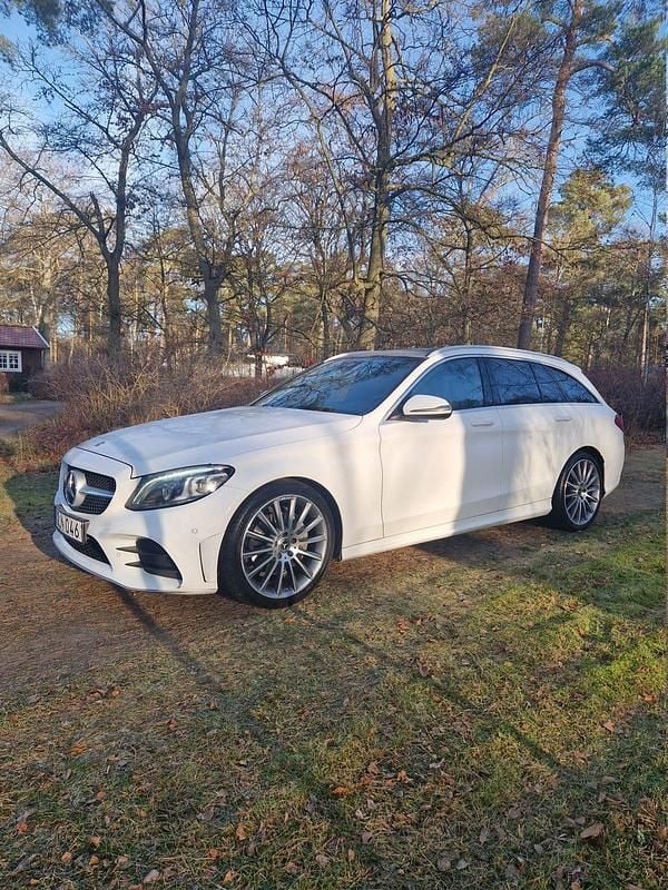 Begagnad 2019 Mercedes C220 Kombi | 200 000 kr - Bild 1/4