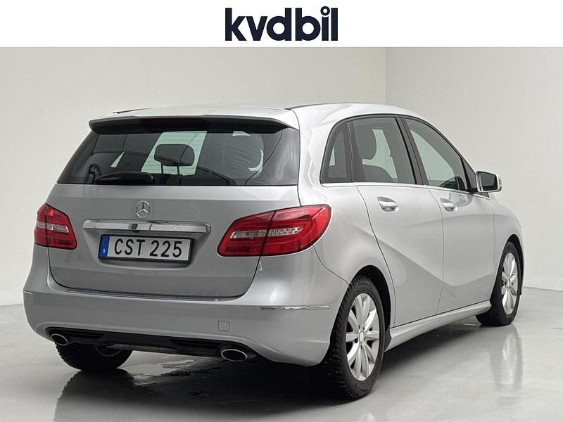Begagnad Mercedes B180 2014 Silver Minibuss