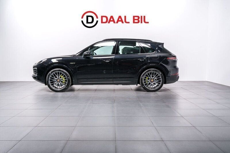 Svart Begagnad 2020 Porsche Cayenne SUV | 749 700 kr (Marknadspris) - Bild 1/4