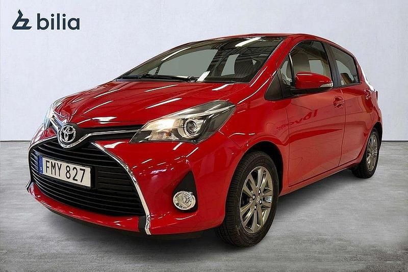 Röd Begagnad 2016 Toyota Yaris Active Halvkombi | 119 900 kr (Marknadspris) - Bild 1/4