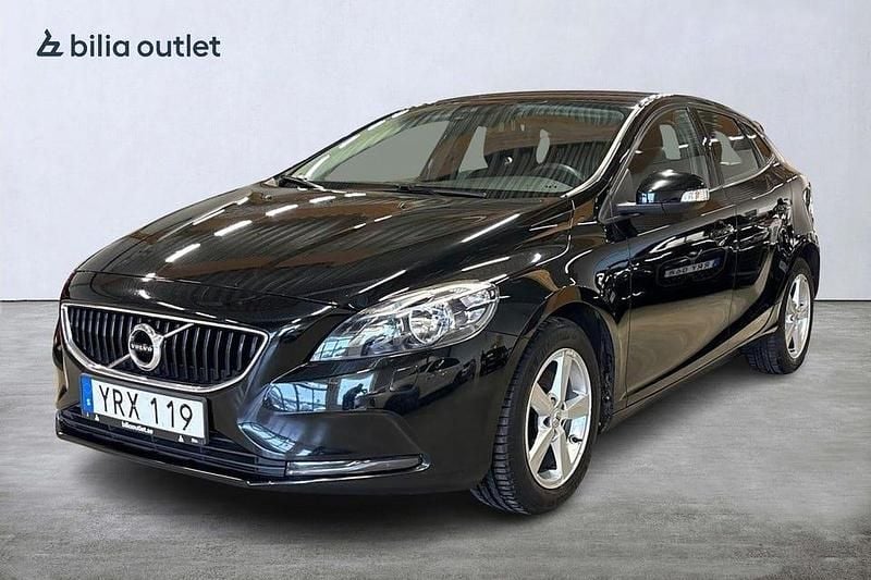 Svart Begagnad 2017 Volvo V40 Business Edition Halvkombi | 154 900 kr (Marknadspris) - Bild 1/3