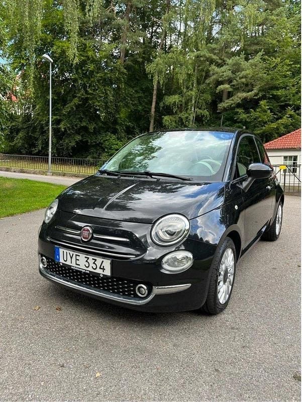 Svart Begagnad 2018 Fiat 500 Lounge Halvkombi | 80 000 kr (Marknadspris) - Bild 1/4