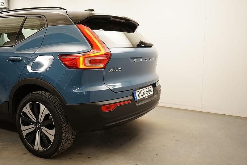 Begagnad Volvo XC40 Core 185 kW (252 HK) 2022 Blå SUV
