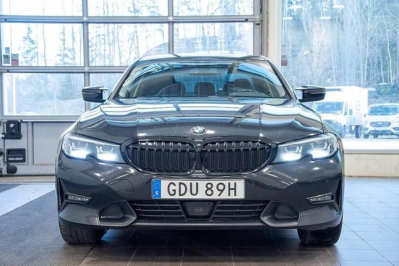 Begagnad BMW 330e Sport Line 184 HK (135 kW) 2020 Svart Sedan