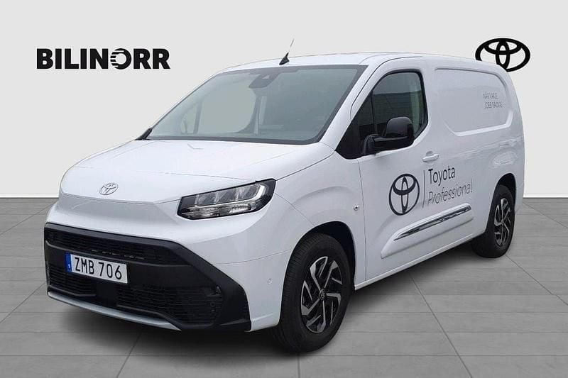Vit Ny 2024 Toyota Proace City Van | 459 900 kr (Marknadspris) - Bild 1/4