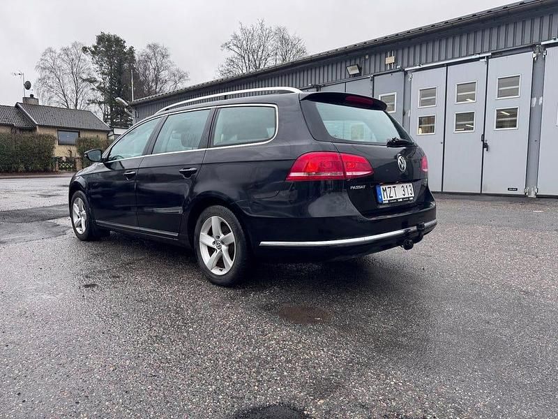 Begagnad VW Passat 150 HK (110 kW) 2011 Svart Kombi