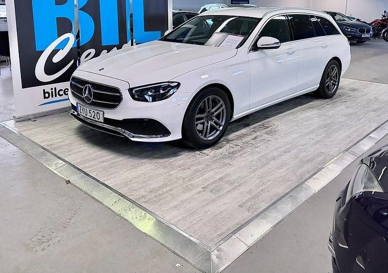 Begagnad Mercedes E220 Avantgarde 194 HK (142 kW) 2021 Vit Kombi