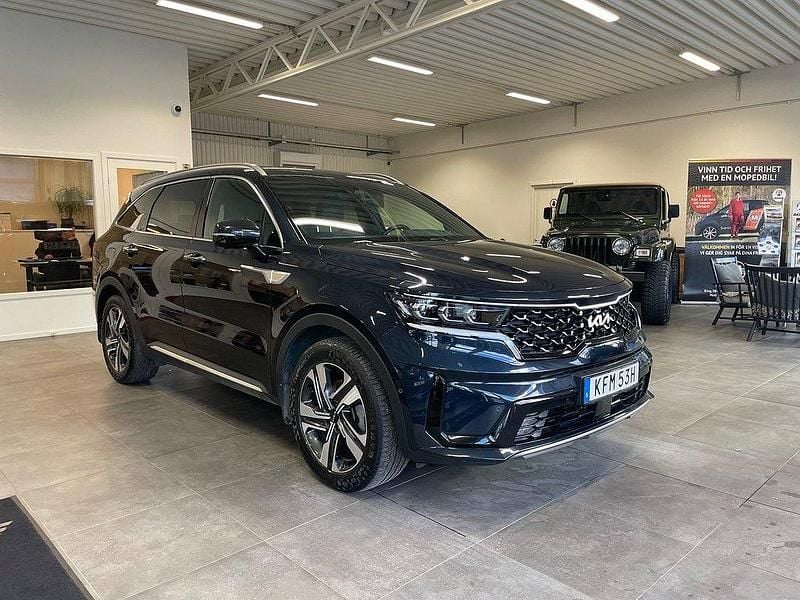 Blå Begagnad 2023 Kia Sorento Advance SUV | 459 900 kr (Bra pris) - Bild 1/4