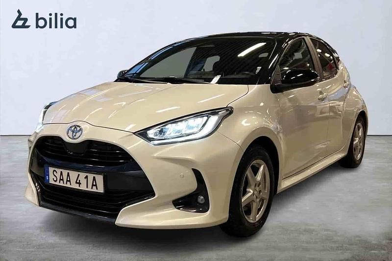 Begagnad Toyota Yaris Hybrid Edition 132 HK (97 kW) 2024 Vit Halvkombi