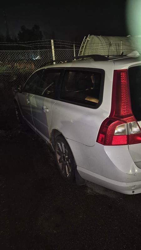 Begagnad 2011 Volvo V70 Kombi | 11 000 kr (Superpris) - Bild 1/4